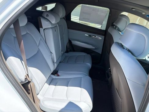 New 2026 Genesis GV70 2.5T Advanced AWD/4WD image 19