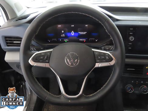 Certified 2023 Volkswagen Taos SE image 17