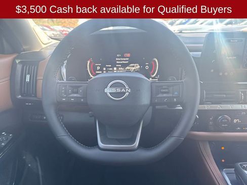 New 2026 Nissan Pathfinder Platinum image 14