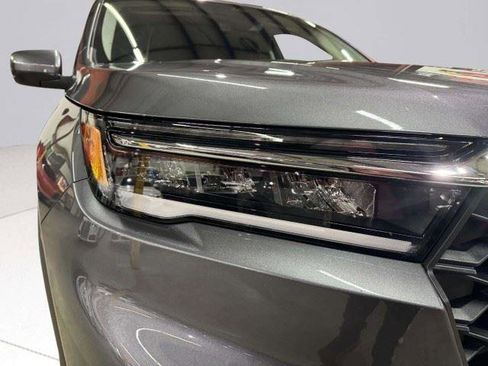 Used 2025 Honda Pilot EX-L image 10