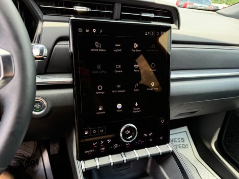 Certified 2025 GMC Terrain Elevation AWD/4WD image 29