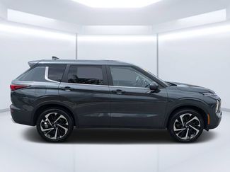Used 2024 Mitsubishi Outlander SE FWD video 2