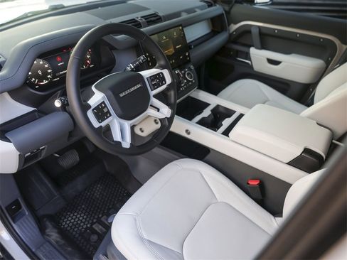 Used 2026 Land Rover Defender 110 S image 4