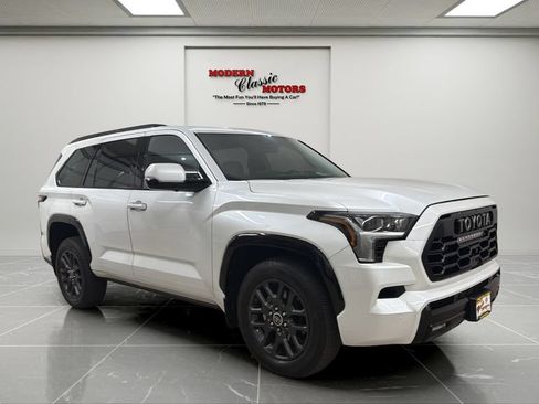 Used 2023 Toyota Sequoia Platinum AWD/4WD image 7