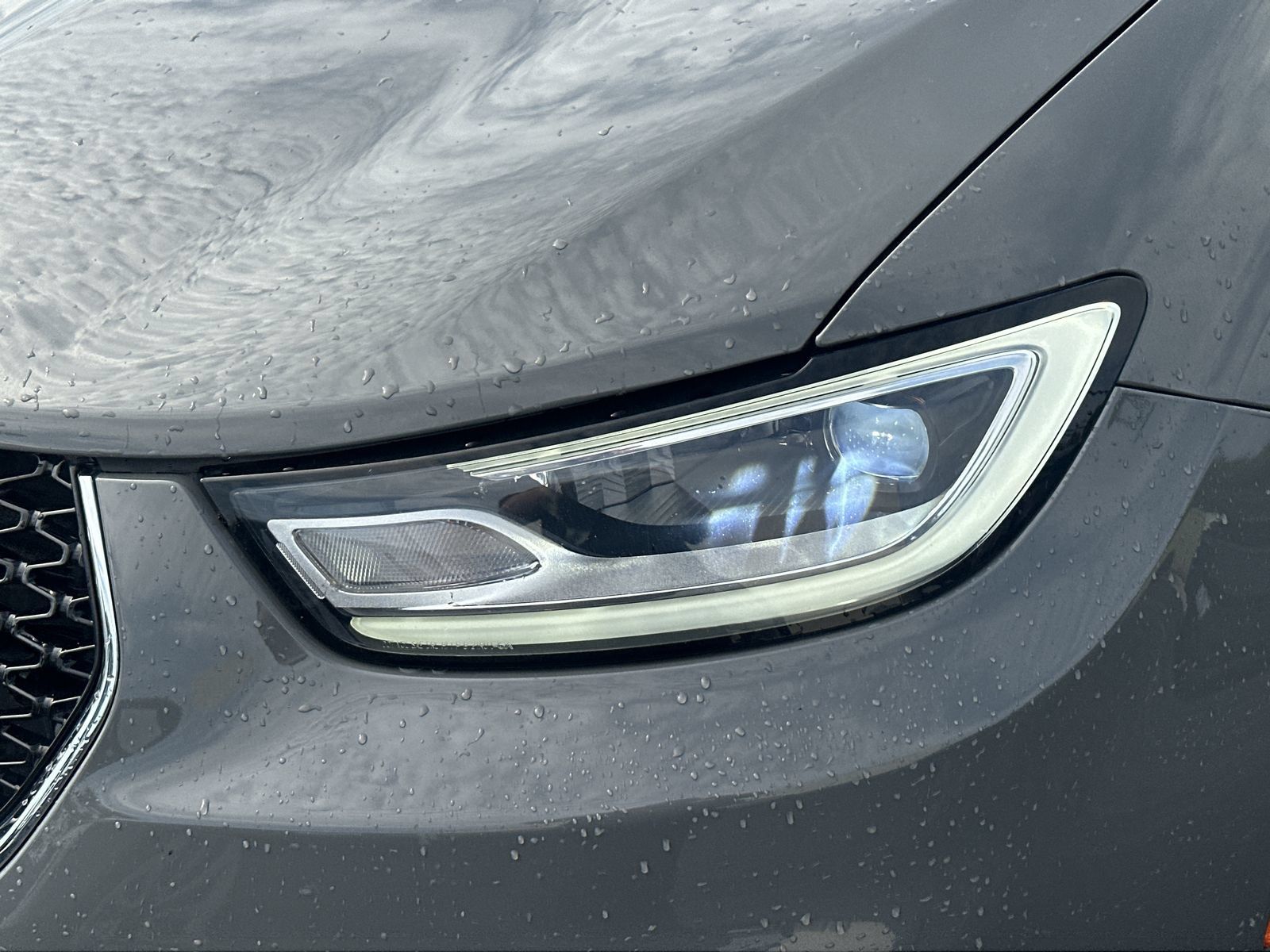 Used 2025 Chrysler Pacifica Select FWD image 11