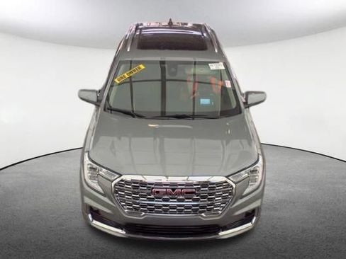 Used 2023 GMC Terrain Denali AWD/4WD image 2