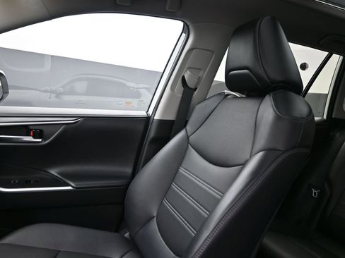 Used 2022 Toyota RAV4 Limited image 25