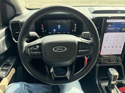 Used 2025 Ford Ranger XLT image 11