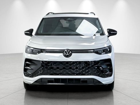 New 2026 Volkswagen Tiguan SE R-Line FWD image 8