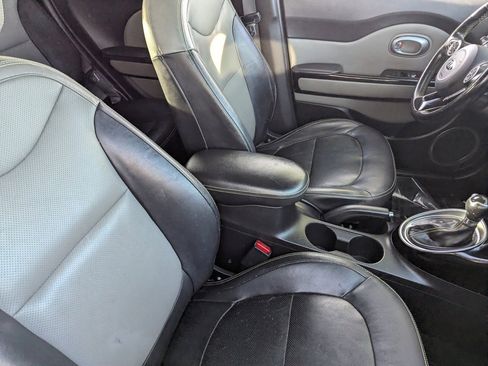 Used 2015 Kia Soul + w/ Primo Package image 11