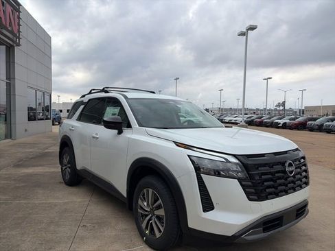 New 2026 Nissan Pathfinder SL image 5