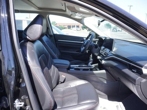 Used 2023 Nissan Altima 2.5 SR w/ SR Premium Package AWD/4WD image 9