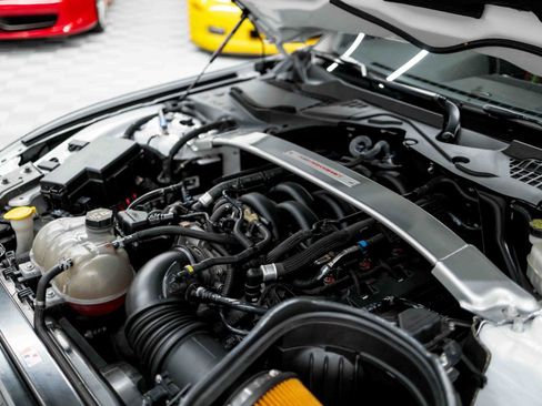 Used 2017 Ford Mustang Shelby GT350R w/ GT350R Equipment Group 920A RWD image 72