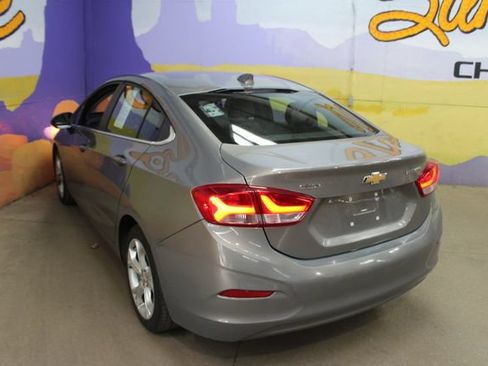 Used 2019 Chevrolet Cruze Premier FWD image 5