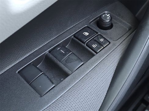 Used 2023 Toyota Corolla LE image 23