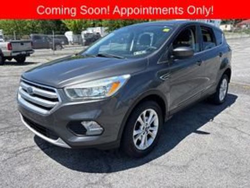Used 2017 Ford Escape SE AWD/4WD image 1