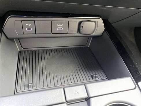 New 2026 Toyota Prius XLE AWD/4WD image 10