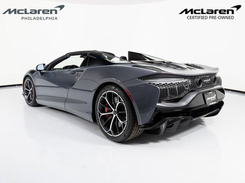 Used 2025 McLaren Artura Spider image 8