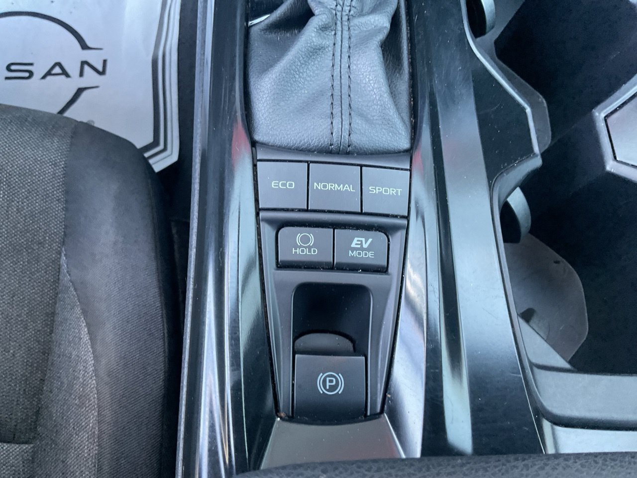 Used 2025 Toyota Camry LE FWD image 21