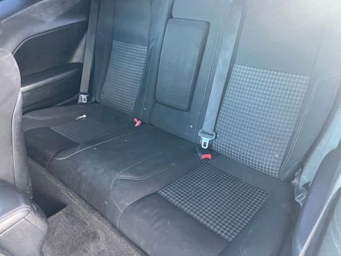 Used 2015 Dodge Challenger SXT image 14
