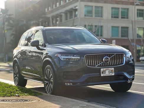 Used 2020 Volvo XC90 T5 Momentum w/ Protection Package Premier image 6