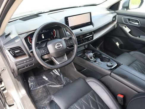 Used 2026 Nissan Rogue Platinum w/ Platinum Premium Package AWD/4WD image 12