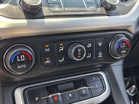 Used 2023 GMC Acadia SLE w/ Driver Convenience Package FWD image 21