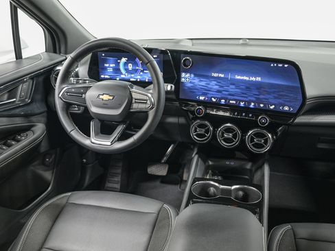 Used 2024 Chevrolet Blazer EV LT AWD/4WD image 27