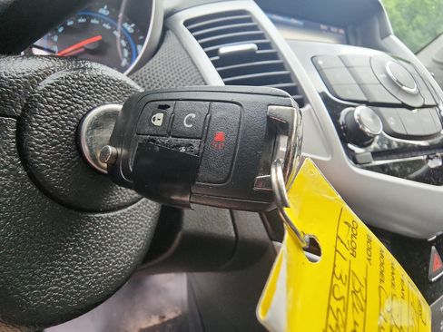 Used 2015 Chevrolet Cruze LT FWD image 20