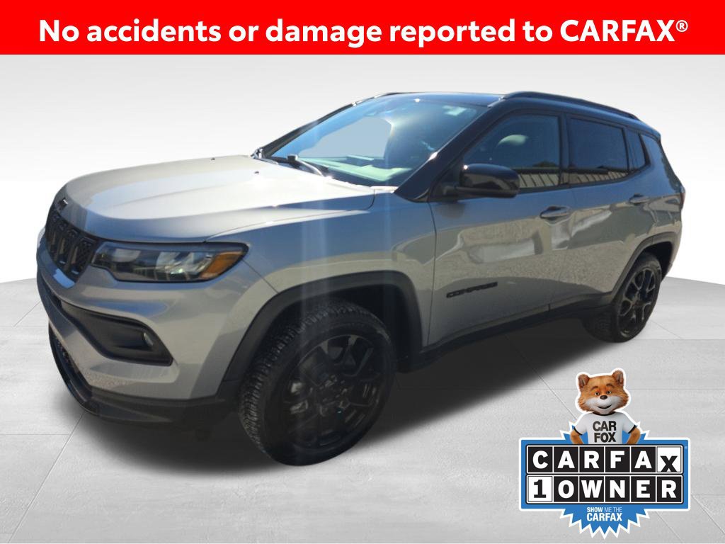 Used 2023 Jeep Compass Latitude w/ Sun and Sound Group AWD/4WD image 1