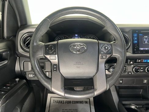 Used 2017 Toyota Tacoma TRD Sport image 13