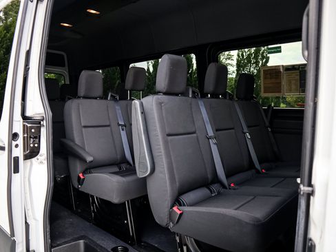 Used 2025 Mercedes-Benz Sprinter 2500 image 27