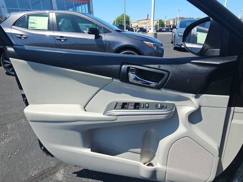 Used 2012 Toyota Camry XLE w/ Leather Pkg FWD image 24