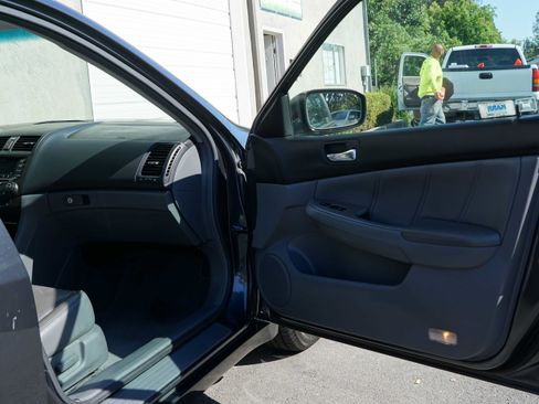 Used 2004 Honda Accord EX image 29