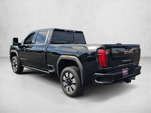 Used 2024 GMC Sierra 2500 Denali w/ Denali Reserve Package AWD/4WD image 8