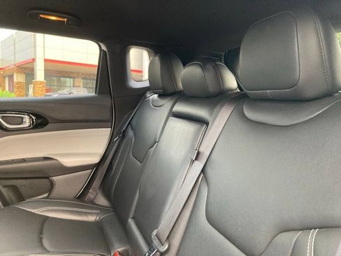 Used 2025 Jeep Compass Limited AWD/4WD image 11
