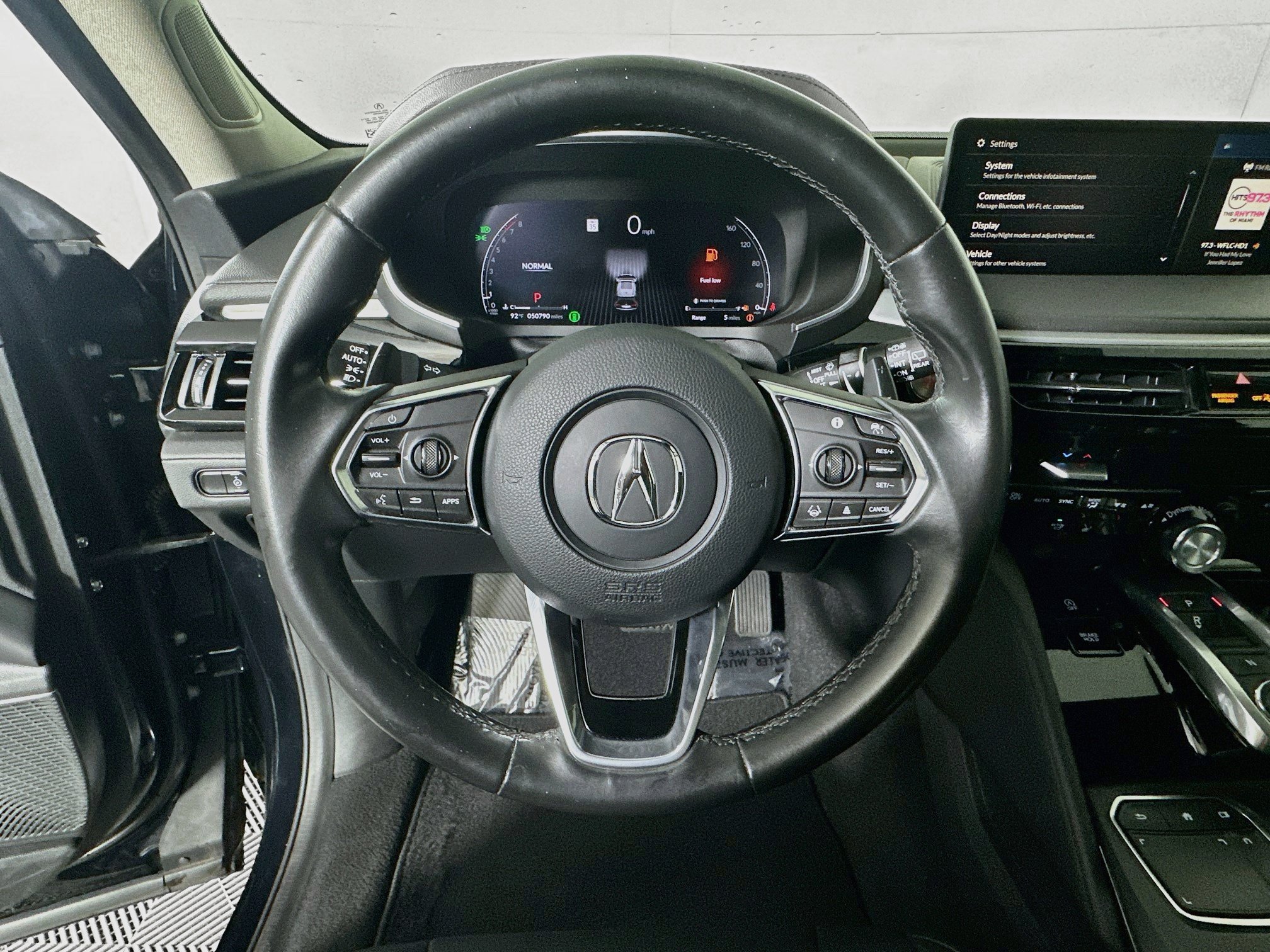 Used 2023 Acura MDX FWD image 15