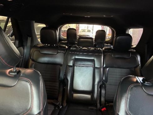 Used 2025 Ford Explorer ST-Line w/ ST-Line Street Pack AWD/4WD image 5