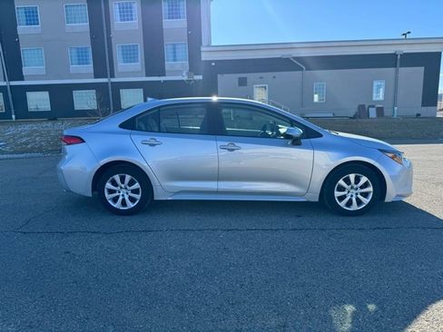 Used 2025 Toyota Corolla LE image 11