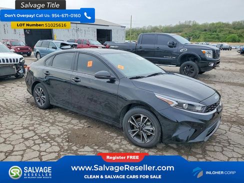 Used 2024 Kia Forte LXS w/ LXS Technology Package FWD image 5