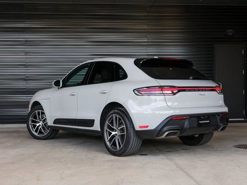 Certified 2024 Porsche Macan AWD/4WD image 3