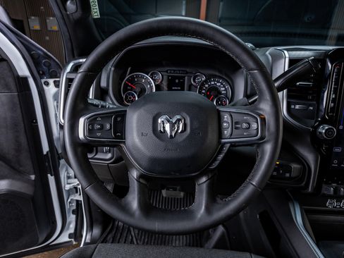 Used 2025 RAM 2500 Big Horn AWD/4WD image 16