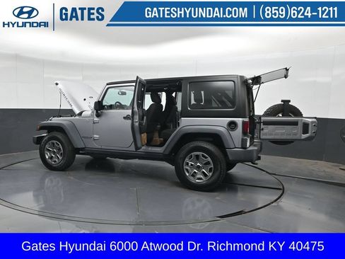 Used 2015 Jeep Wrangler Unlimited Rubicon w/ Max Tow Package AWD/4WD image 46