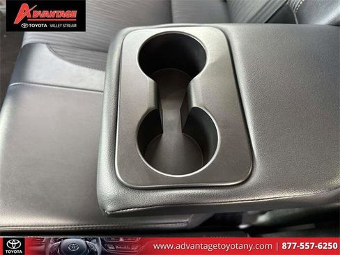 Certified 2019 Toyota Highlander Plus image 17