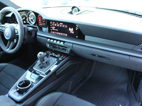 Used 2022 Porsche 911 Carrera S image 25