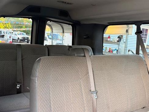 Used 2017 Chevrolet Express 3500 LT w/ LT Preferred Equipment Group RWD image 24