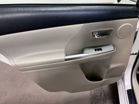 Used 2015 Toyota Prius V Five w/ Advanced Technology Package image 16
