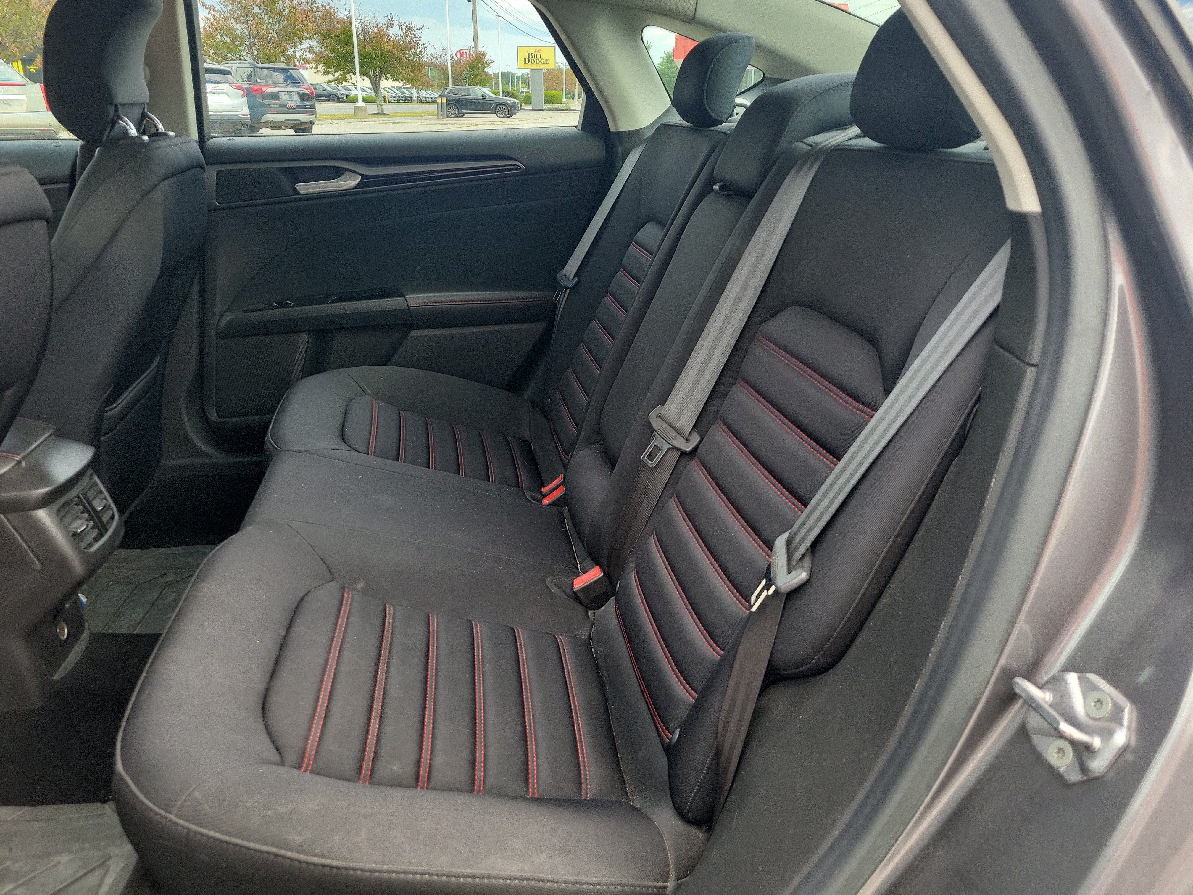 Used 2013 Ford Fusion SE FWD image 12