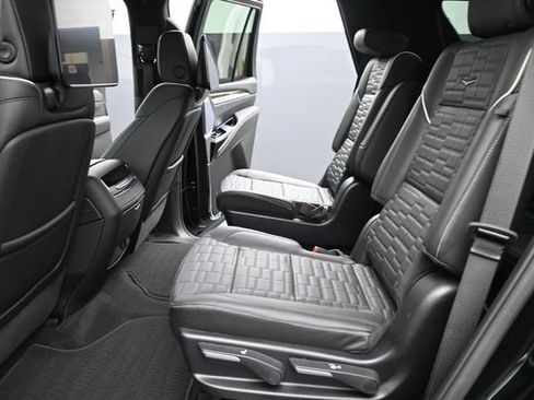 Certified 2026 Cadillac Escalade Platinum Sport w/ LPO, ONYX Package AWD/4WD image 14