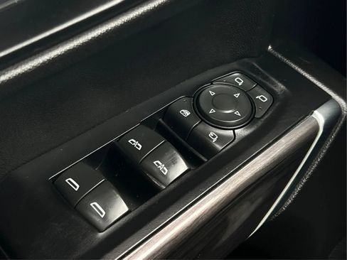 Used 2019 Chevrolet Silverado 1500 LTZ AWD/4WD image 47